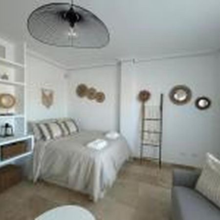 Estudio San Luis De Sabinillas Buitenkant foto